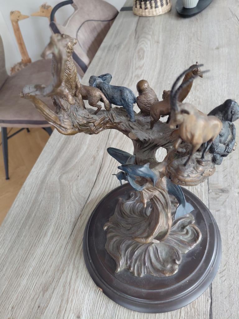 Mooi Bronzen Kunstobject met Dieren en Glazen Bol, Antiek en Kunst, Ophalen, Gepatineerd, 20 - 50 cm, Beeld