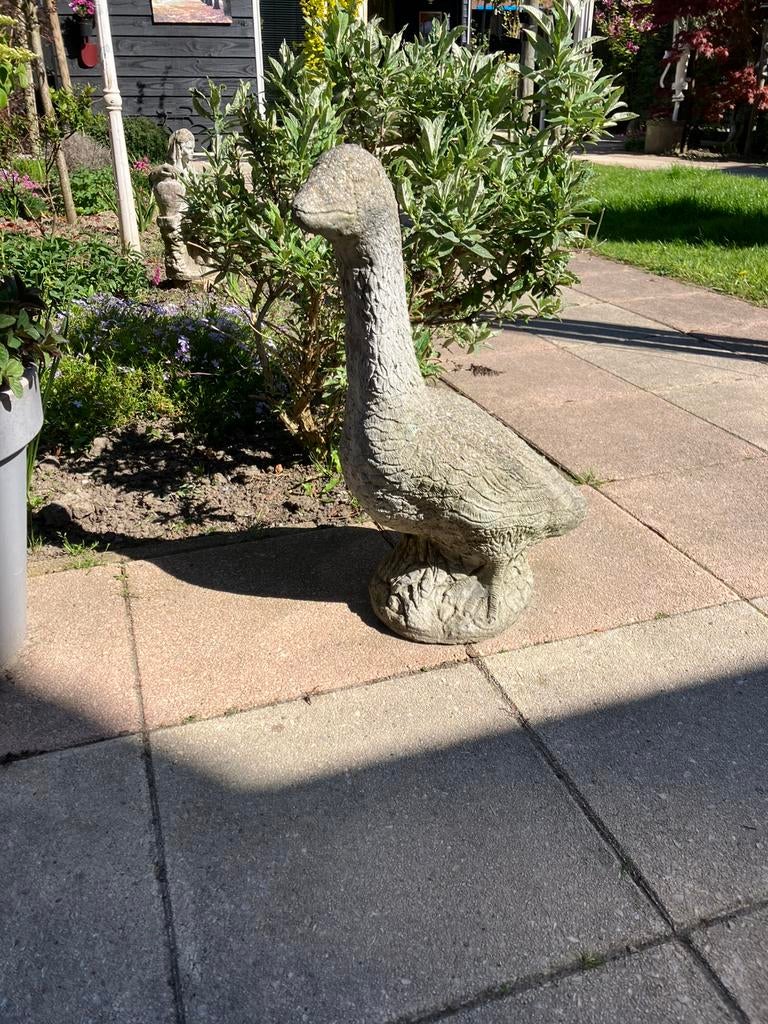 Betonnen gans, Ophalen of Verzenden, Gebruikt, Dierenbeeld