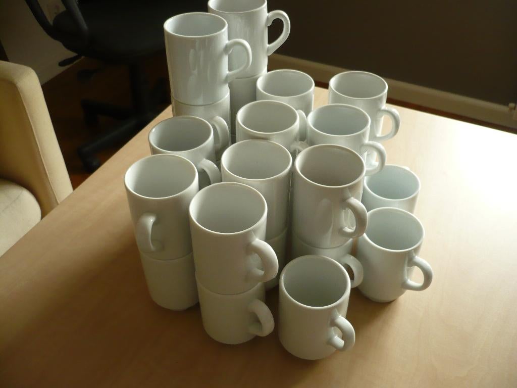 koffie kopjes 32 stuks, Nieuw, Ophalen of Verzenden, Overige stijlen, Kop(pen) en/of Schotel(s)