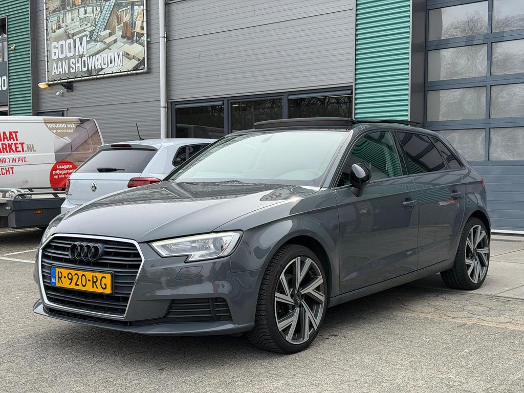 Audi A3 30 TFSI 2017 | LED | Pano | Navi | Cruise | Lede, Auto's, Voorwielaandrijving, Bluetooth, Zwart, 620 kg