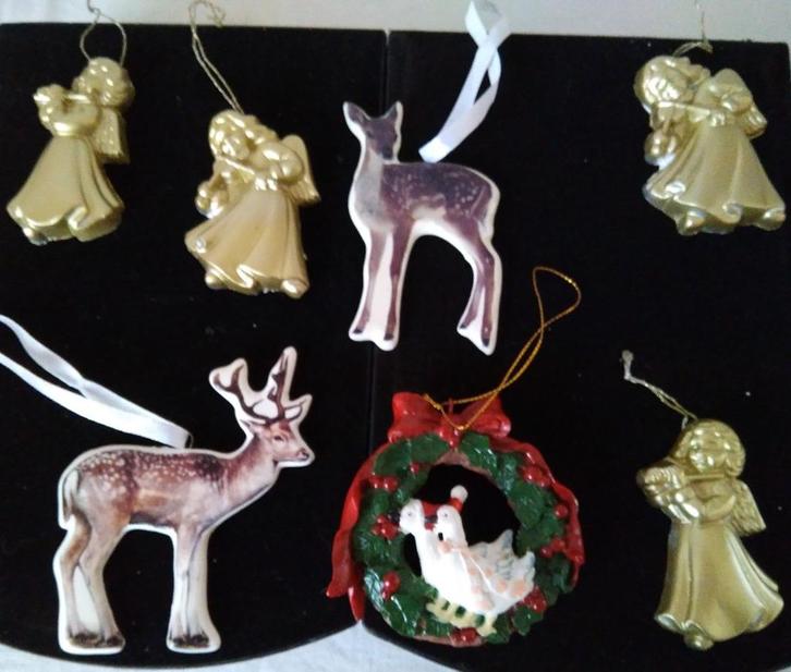 7 KERSTBOOM-HANGERS diverse materialen , 8  tot 9,5 cm lang, Diversen, Kerst, Nieuw, Ophalen of Verzenden