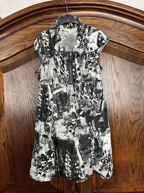 Mooie tuniek met kapmouwtjes, Maat 46, Kleding | Dames, Grote Maten, Zo goed als nieuw, Blouse of Tuniek, Zwart, Ophalen of Verzenden