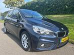 BMW 2-serie Active Tourer 218d Essential - Automaat - Navi -, Auto's, Euro 6, 4 cilinders, 150 pk, Blauw