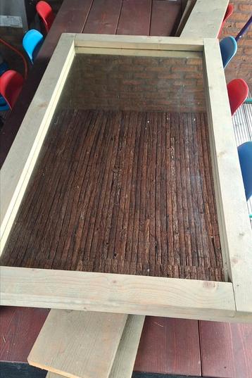 Gratis op te halen, grote spiegel met houten lijst beschikbaar voor biedingen