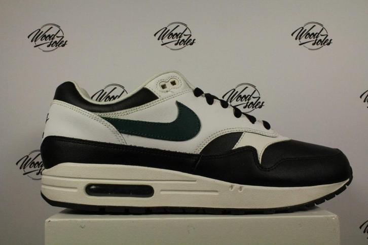 Nike Air Max 1 ID White Black Teal - 44,5, Kleding | Heren, Schoenen, Nieuw, Wit, Ophalen of Verzenden