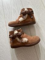 Schattige suede UGG met strikjes maat 26, Ophalen of Verzenden, Gebruikt, Meisje, Schoentjes