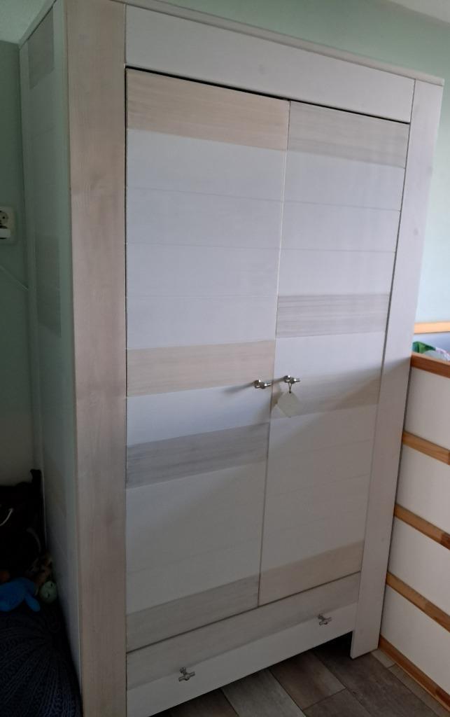 Complete babykamer (Ledikant, commode, kledingkast en box), Kinderen en Baby's, Kinderkamer | Complete kinderkamers, Gebruikt