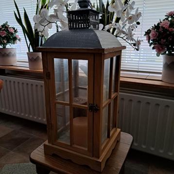 Sfeer huislantaarn beschikbaar voor biedingen