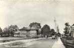 Almelo. Acaciaplein met school - gelopen, Verzamelen, Ansichtkaarten | Nederland, Ophalen of Verzenden, Voor 1920, Ongelopen, Overijssel