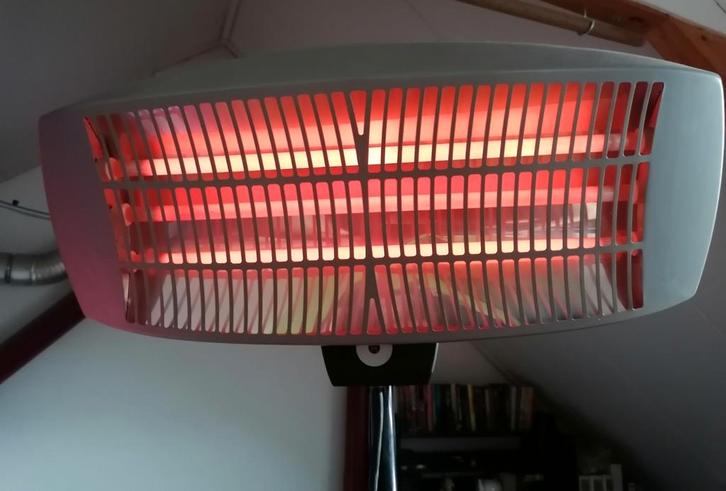 Verstelbare elektrische terrasverwarmer, in prijs verlaagd., Tuin en Terras, Terrasverwarmers, Zo goed als nieuw, Vloer, Ophalen