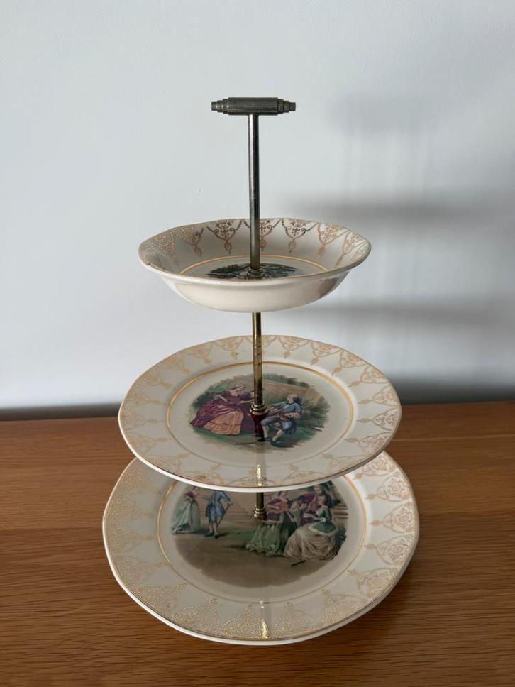 Antieke Etagère met 3 Borden Fragonard taferelen, Huis en Inrichting, Woonaccessoires | Etagères, Gebruikt, Ophalen of Verzenden