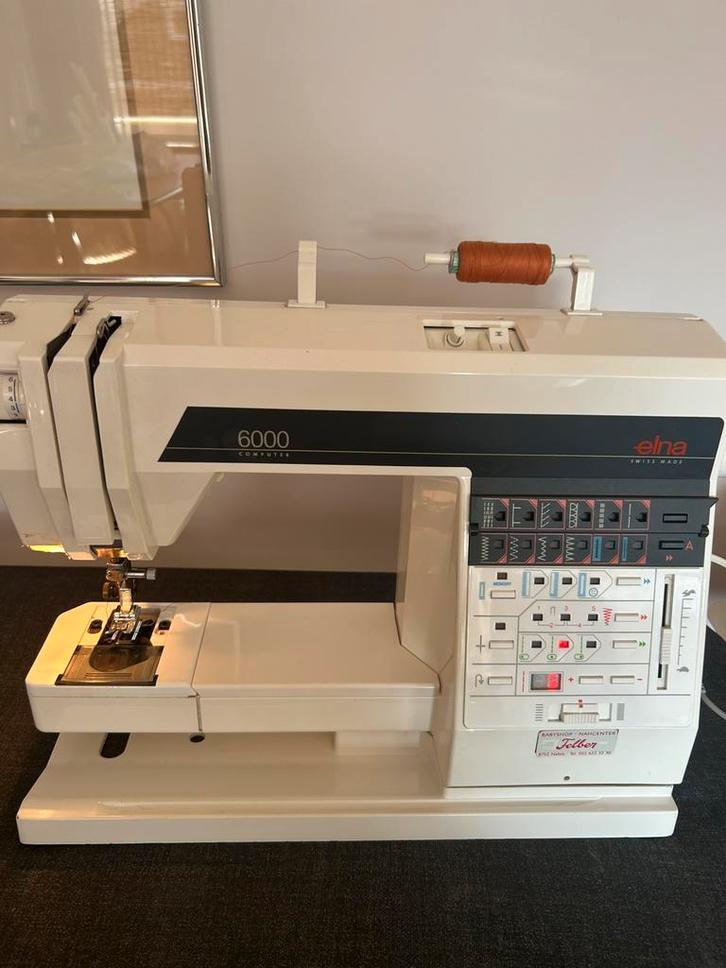 Elna 6000 met toebehoren., Hobby en Vrije tijd, Naaimachines en Toebehoren, Zo goed als nieuw, Naaimachine, Overige merken, Ophalen
