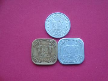 Lot Suriname setje munten 1 en 5 Cent 1966 / 1977.   beschikbaar voor biedingen