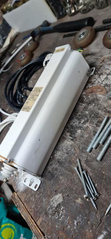 Neon trafo beschikbaar voor biedingen