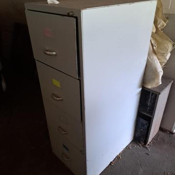 Vintage gispen dossierkast  beschikbaar voor biedingen