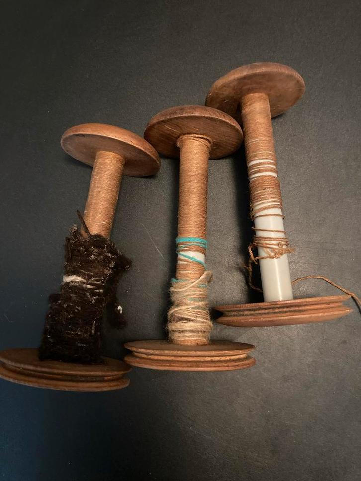 3 Spoelen klossen - Spinnewiel/borduurwerk spoel klos, Hobby en Vrije tijd, Spinnewielen en Spinnen, Gebruikt, Onderdelen en Toebehoren