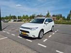 Mitsubishi Outlander 2.0 Dohc Mivec Phev 203pk 4WD CVT 5P, 1998 cc, Outlander, Zwart, 4 cilinders