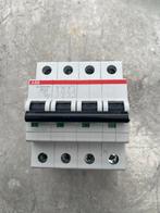 ABB Componenten installatieautomaat B32 3-fase (3P+N), Hobby en Vrije tijd, Elektronica-componenten, Ophalen of Verzenden