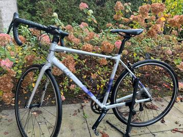Dames Giant Liv racefiets beschikbaar voor biedingen