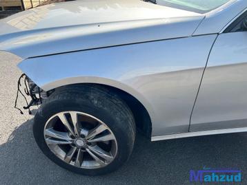 Mercedes W212 E KLASSE zilver 775 Links voorscherm 2013-2016 beschikbaar voor biedingen