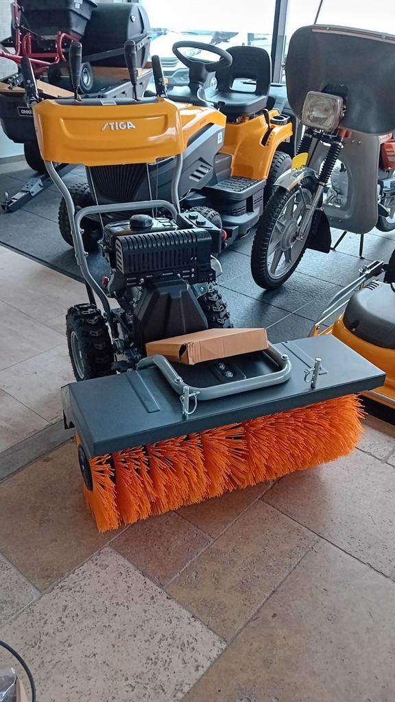 Stiga  veegmachine sws 800 g nieuw  euro 849 inc, Tuin en Terras, Veegmachines, Zo goed als nieuw, Ophalen of Verzenden
