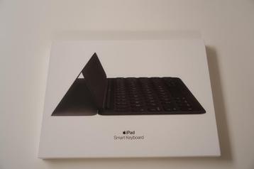 Apple smart keyboard voor iPad beschikbaar voor biedingen