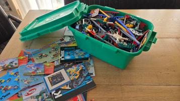 Grote K'nex verzameling met boekjes beschikbaar voor biedingen