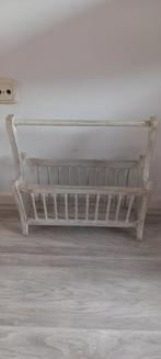 Leuke krantenbak van hout, Huis en Inrichting, Woonaccessoires | Krantenbakken en Lectuurbakken, Ophalen, Gebruikt