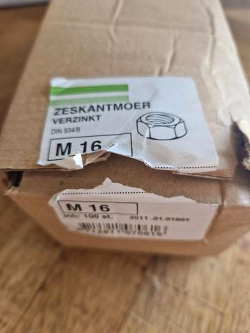 M16 moeren.  beschikbaar voor biedingen