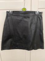 Zwart rokje leer look Zara, Maat 38/40 (M), Ophalen of Verzenden, Zo goed als nieuw, Boven de knie