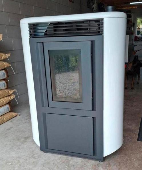 Mooie pelletkachel laminox idro model butterfly air 10.5 kw, Huis en Inrichting, Kachels, Zo goed als nieuw, Pelletkachel, Overige brandstoffen