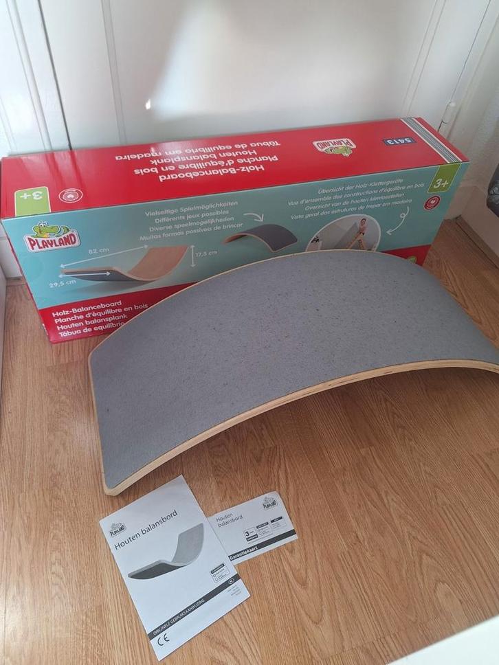 In nieuwstaat houten wobbel, balansboard,boog met doos.
Dit, Kinderen en Baby's, Speelgoed | Houten speelgoed, Zo goed als nieuw