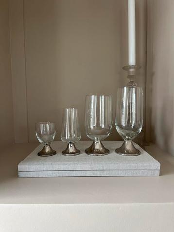 Antiek Glas met Zilveren Voet - Elegant Design beschikbaar voor biedingen
