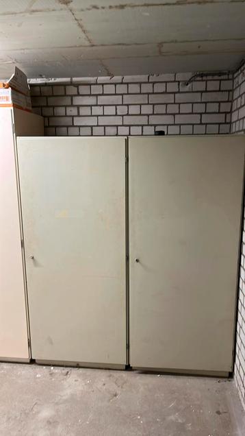 Uitruiming! GRATIS Kledingkasten opbergkasten