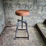 Vintage kruk leer barkruk draai piano draaikruk.  900, Huis en Inrichting, Barkrukken, 1 kruk, Ophalen of Verzenden, Nieuw, Leer