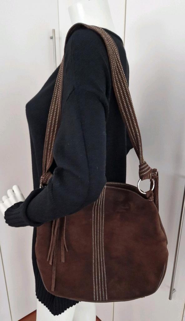 SUÈDE DONKERBRUINE SCHOUDERTAS, Sieraden, Tassen en Uiterlijk, Tassen | Schoudertassen, Zo goed als nieuw, Bruin, Leer, Ophalen of Verzenden