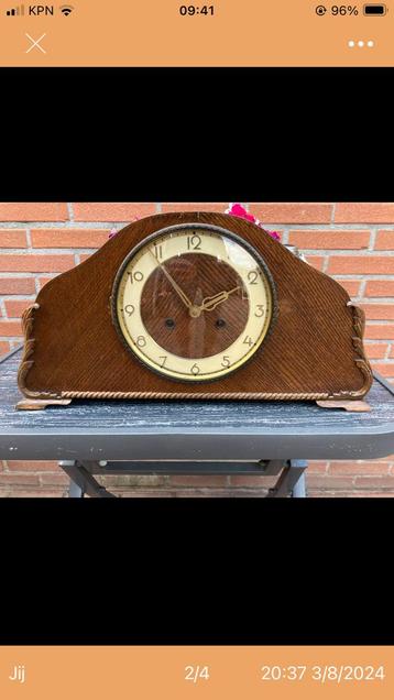 Antieke pendule beschikbaar voor biedingen