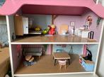Houten poppenhuis incl. Toebehoor, Ophalen of Verzenden, Zo goed als nieuw