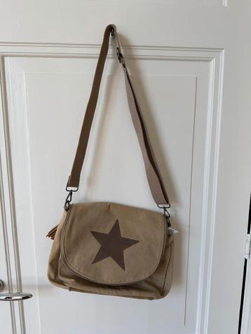 Leuke Schoudertas met Ster beschikbaar voor biedingen