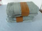2 badlakens handdoek mooi groot jade groen Nieuw, Ophalen of Verzenden, Nieuw, Groen, Handdoek