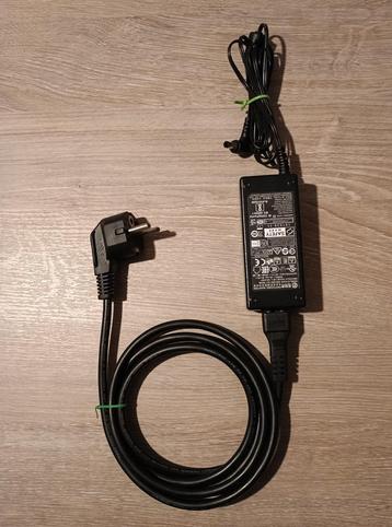ads-40si-19-3 adapter oplader 19v 1,58a 30w 5,5 x 1,7mm rond beschikbaar voor biedingen