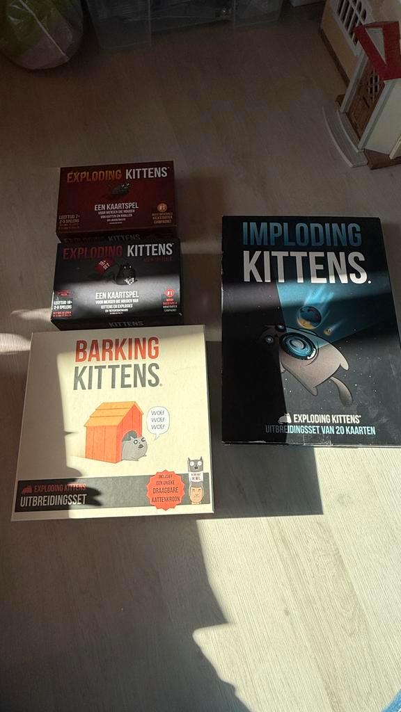 Exploding Kittens incl. Uitbreidingen, Hobby en Vrije tijd, Gezelschapsspellen | Kaartspellen, Gebruikt, Een of twee spelers, Drie of vier spelers