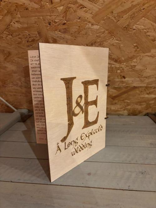 Trouwkaart, welkomstbord & decoratie gegraveerd in hout, Hobby en Vrije tijd, Feestartikelen, Nieuw, Versiering, Geboorte of Huwelijk
