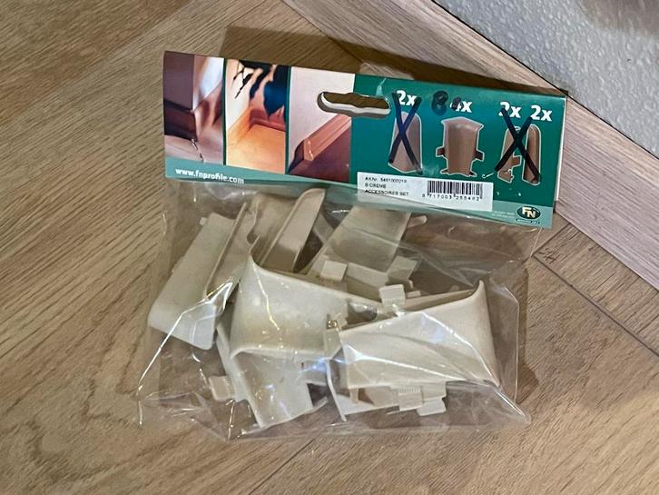 Plinthoeken t.b.v. Europlint Creme, Doe-het-zelf en Verbouw, Plinten en Afwerking, Nieuw, Overige typen, Kunststof, Minder dan 100 cm
