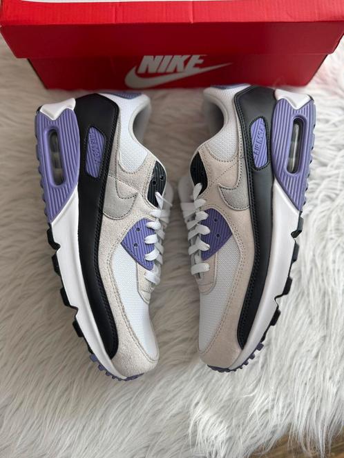 Nike Air Max 90 paars zwart wit EU 45.5 Nieuw in Doos, Kleding | Heren, Schoenen, Nieuw, Sneakers of Gympen, Overige kleuren, Ophalen of Verzenden