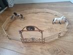 Schleich Paardenwei met Toegangspoort en paarden, Ophalen of Verzenden, Gebruikt