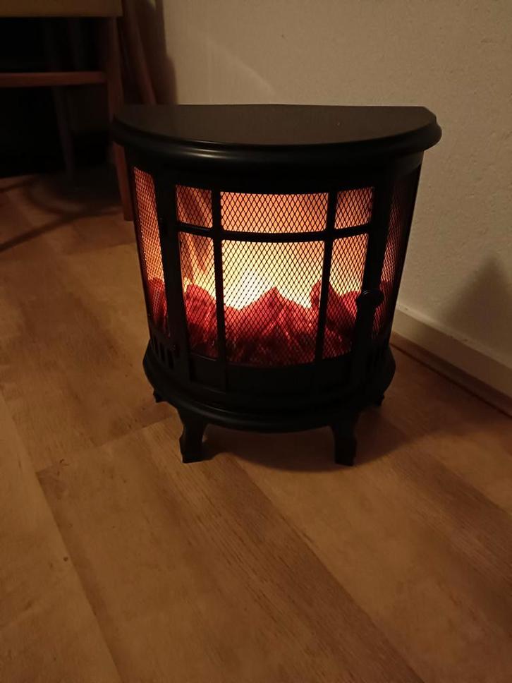 Kleine Sfeerhaard op batterijen - Gezelligheid in huis!, Huis en Inrichting, Haarden, Zo goed als nieuw, Elektrische haard, Ophalen