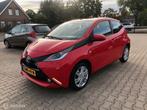 Toyota Aygo 1.0 VVT-i X-CLUSIV 4DRS CAMERA NAVI LMV, Voorwielaandrijving, Euro 5, Stof, Gebruikt