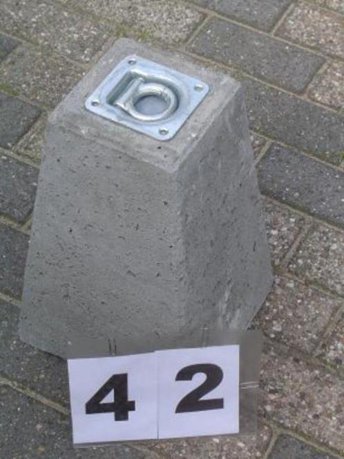 Te koop:betonpoeren,stelplaten,paalhouders,draadankers, Caravans en Kamperen, Kampeeraccessoires, Nieuw, Ophalen of Verzenden