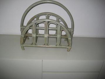 Z.G.A.NW. Bamboe Lectuurbak  beschikbaar voor biedingen